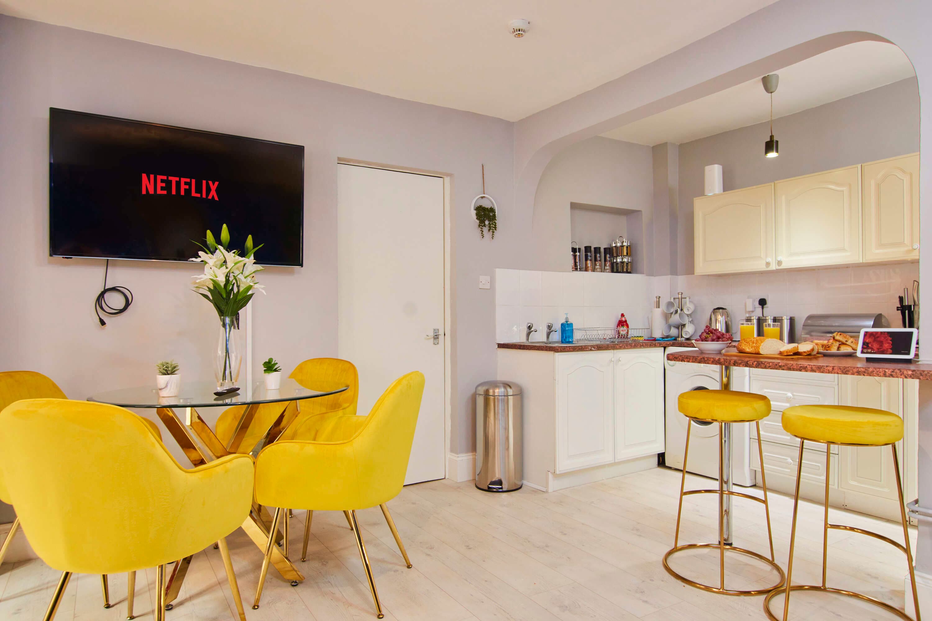 Stylish Modern Flat in Clifton with Paid Parking