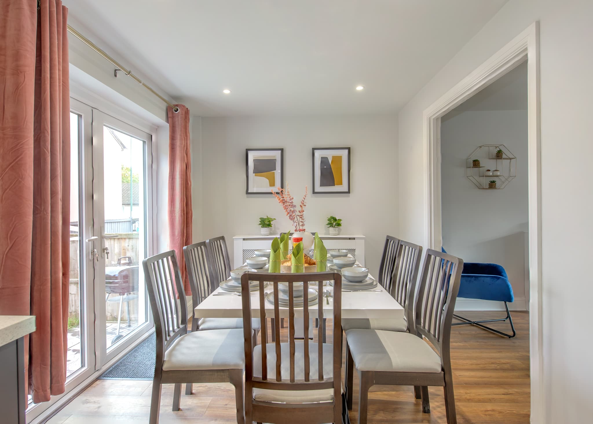 Modern 3 Bedroom House with Terrace in Nottingham