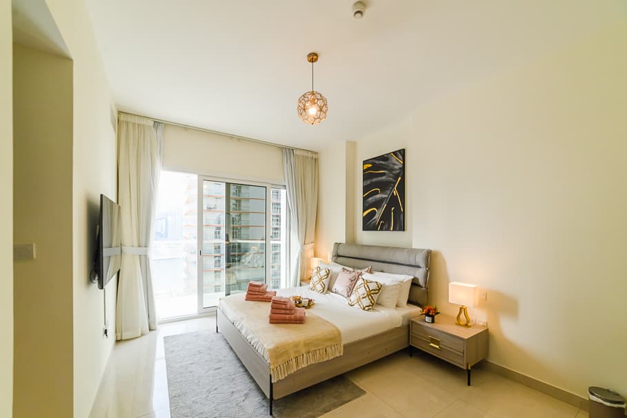 Luxuriously Furnished One-Bedroom Apartment in Business Bay